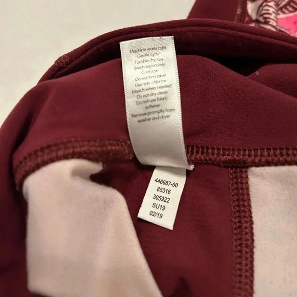 Athleta Affirmation 7/8 Dark Garnet Red Floral
Tights Powervita Size XXS 446687. - Picture 9 of 9